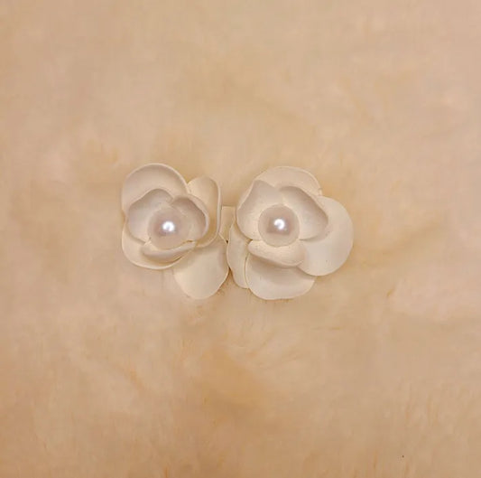 Handmade White Flower Hair Barrette