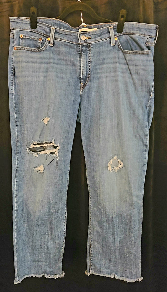 Levis Boyfriend Distressed Jeans Size 20