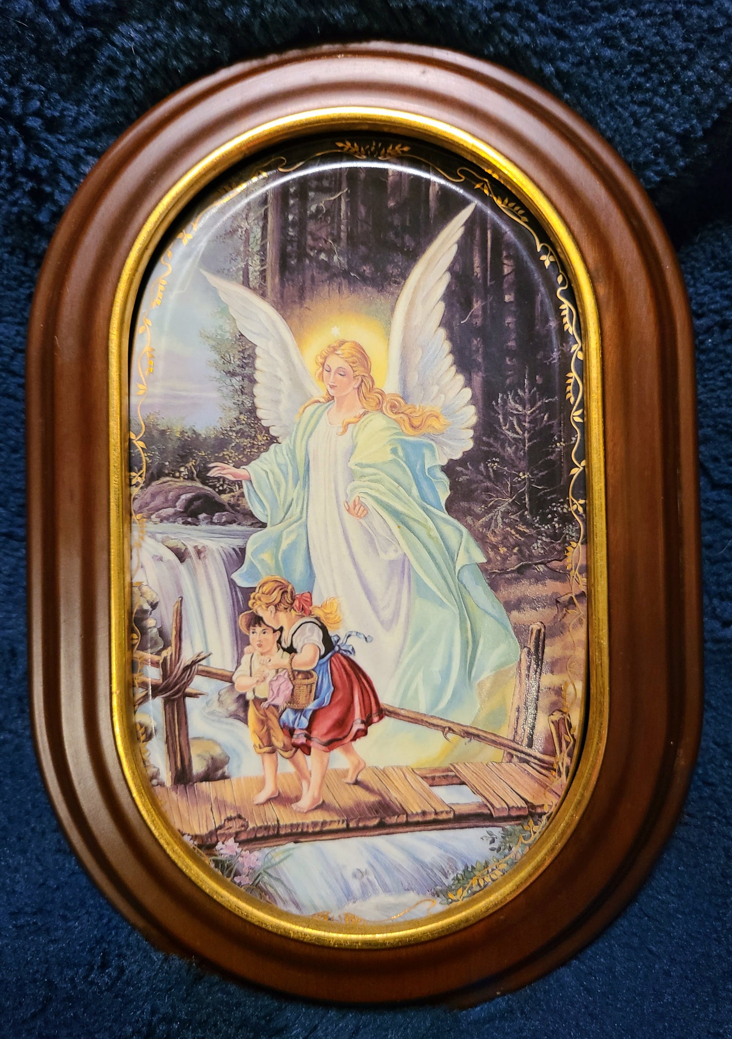 The Bradford Exchange- Limited Edition-Vintage- Guardian Angel Collector Plate in Oval Wood Frame